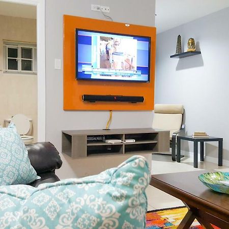 Donhead New Kingston Apt 3 ภายนอก รูปภาพ