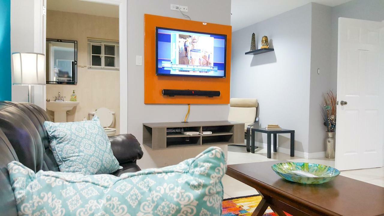 Donhead New Kingston Apt 3 ภายนอก รูปภาพ