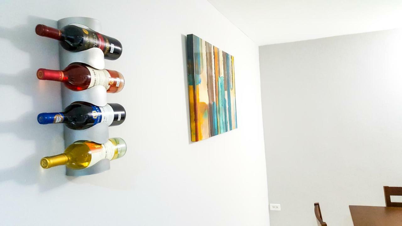 Donhead New Kingston Apt 3 ภายนอก รูปภาพ