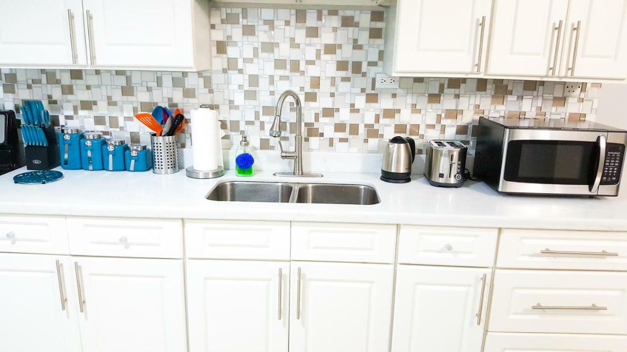 Donhead New Kingston Apt 3 ภายนอก รูปภาพ
